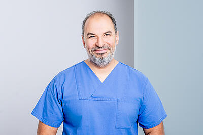Wirbelsäulenchirurgie - Chefarzt Dr. Eslam Darwish