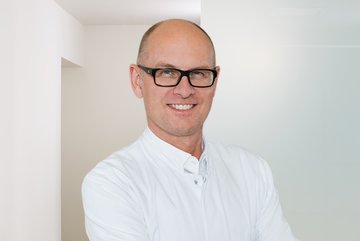Dr. Sven Hansen